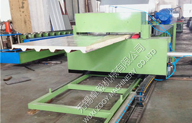 Uçan Testere Kesme Sistemi 1 Adet Yüksek Basınçlı PU Köpüren Makine ile PU Sandviç Panel Makinesi